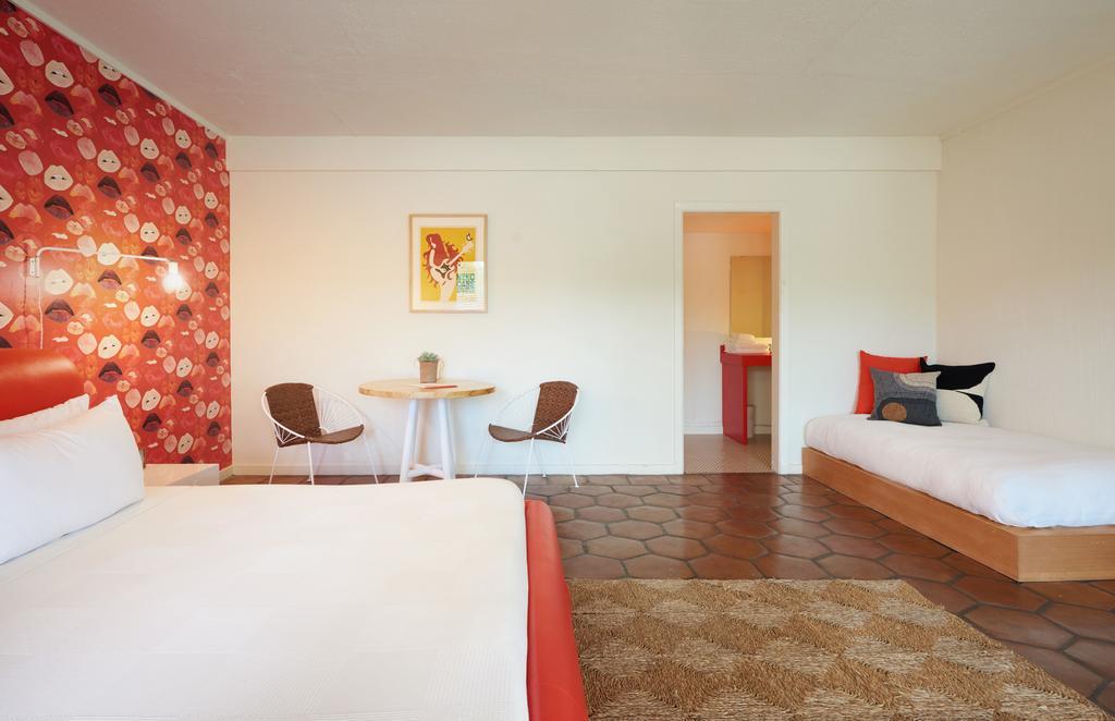 Deluxe King Room,436252347:JPEG